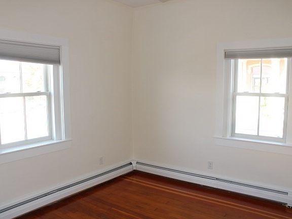 5th image of 96 Middle St APT 2