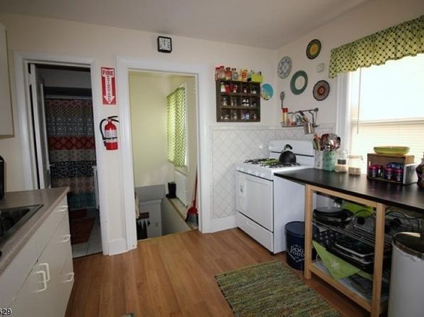 2 New St #B