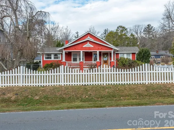 829 Montreat Rd, Black Mountain, NC 28711