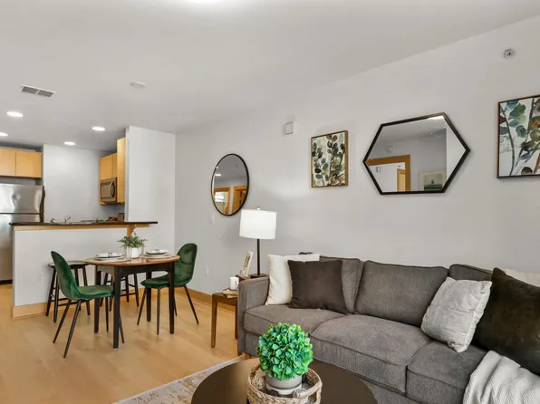 333 W Mifflin St Unit 2090, Madison, WI 53703