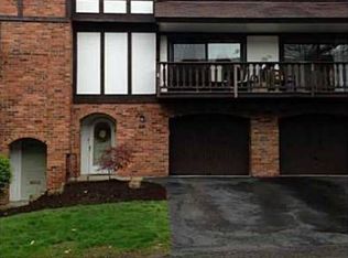 450 Allenberry Dr, Pittsburgh, PA