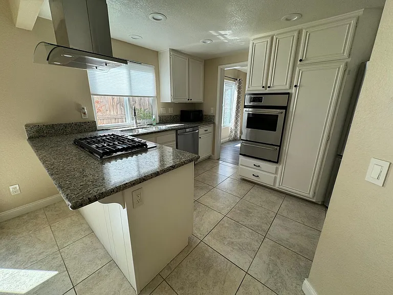 11670 Avenida Marcella — Photo 5