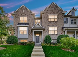 2159 Coral Ln, Glenview, IL 60026