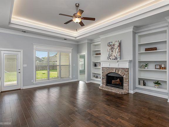 2nd image of 617 Labarre Ln