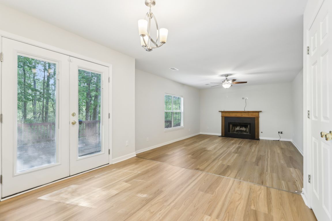 Lillie Ln-2404-011.jpg