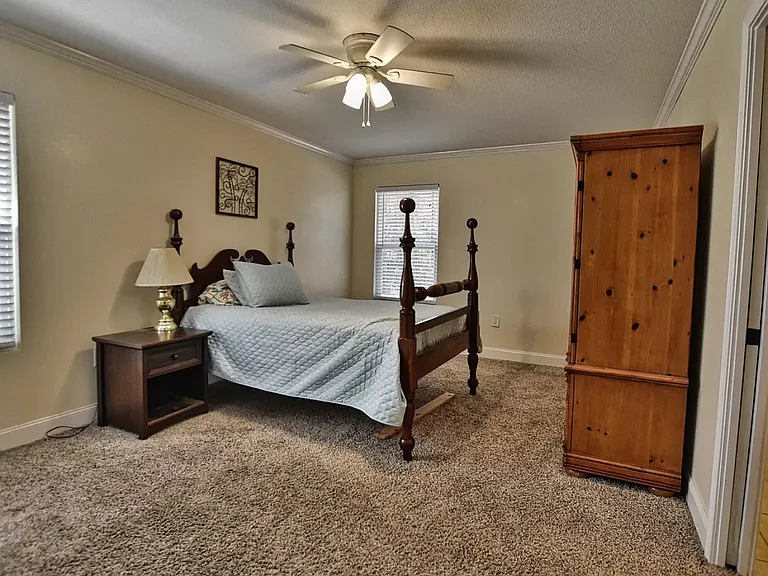 9101 Quail Roost Dr — Photo 8