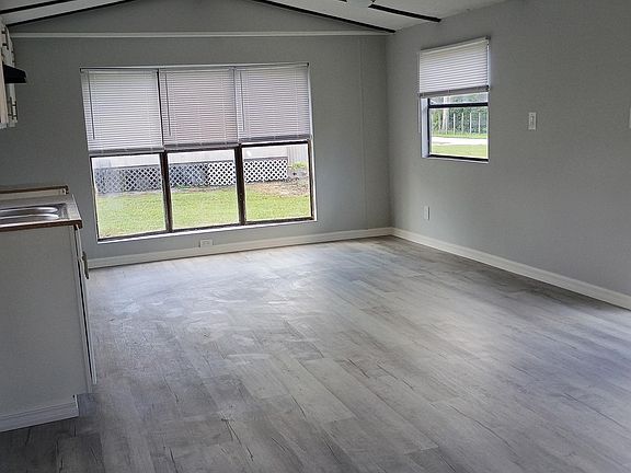 3rd image of 709 Weyand Rd