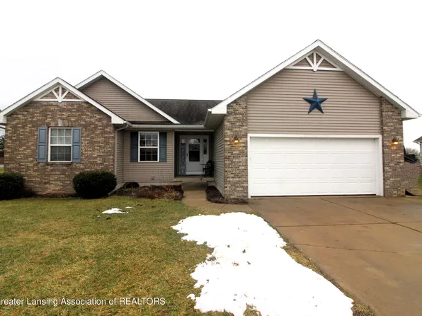 2021 Secretariat Ln, Saint Johns, MI 48879