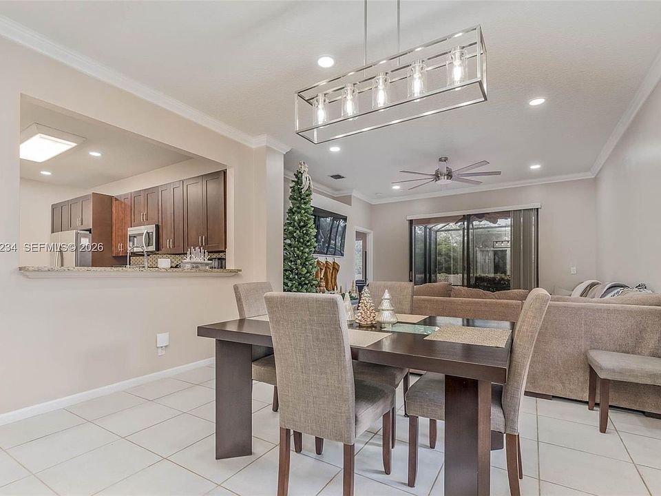 1st image of 3044 La Mirage Dr