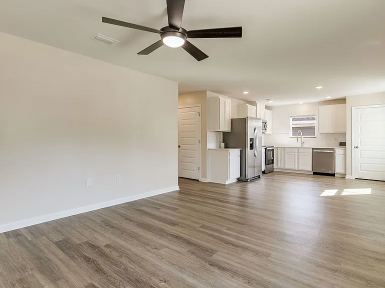 2528 Sutton Place Dr — Photo 25