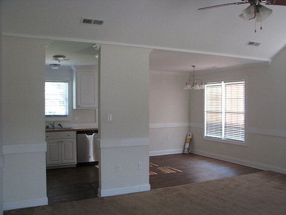 4th image of 581 Haley Dr
