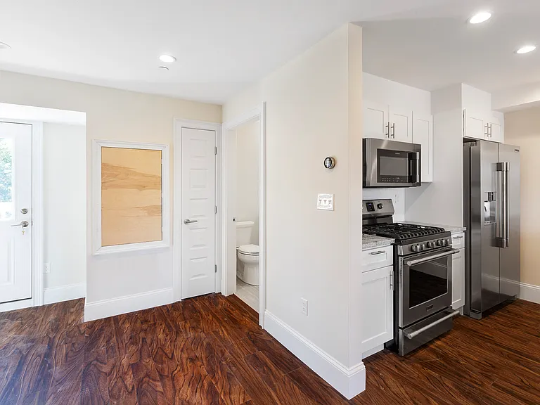1902 Washington St #7X — Photo 4