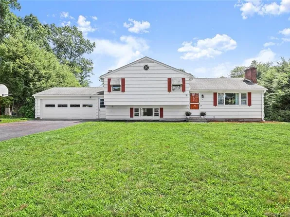 5 Peters Court, North Haven, CT 06473