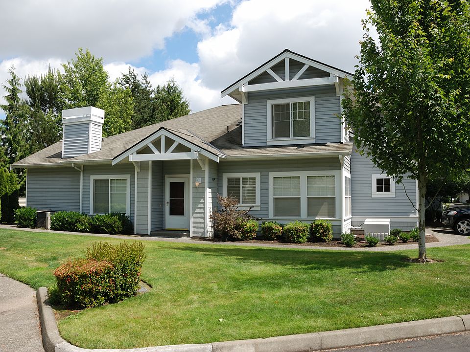 Front Lawn Cul-de-sac View