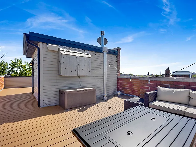 1520 W Diversey Pkwy #3 — Photo 31