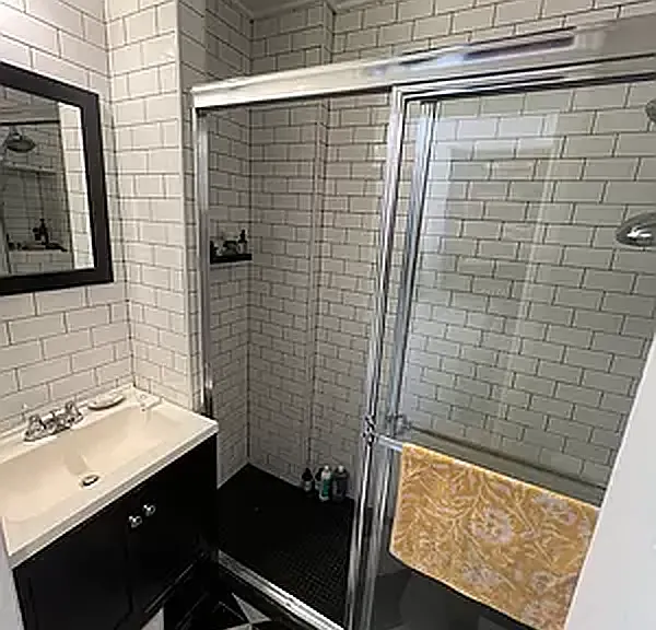 762 Franklin Ave #2R — Photo 6