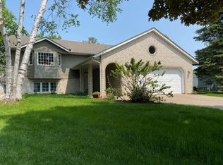 1312 Bridle Path Ct, Woodbury, MN 55125