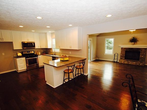 2nd image of 4382 Great Smokey Cir