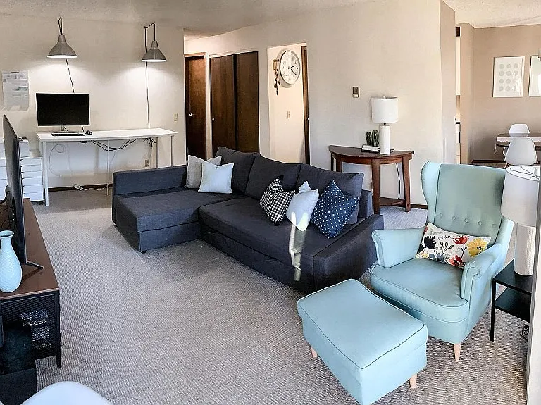 2362 Franklin Ave E #202 — Photo 3