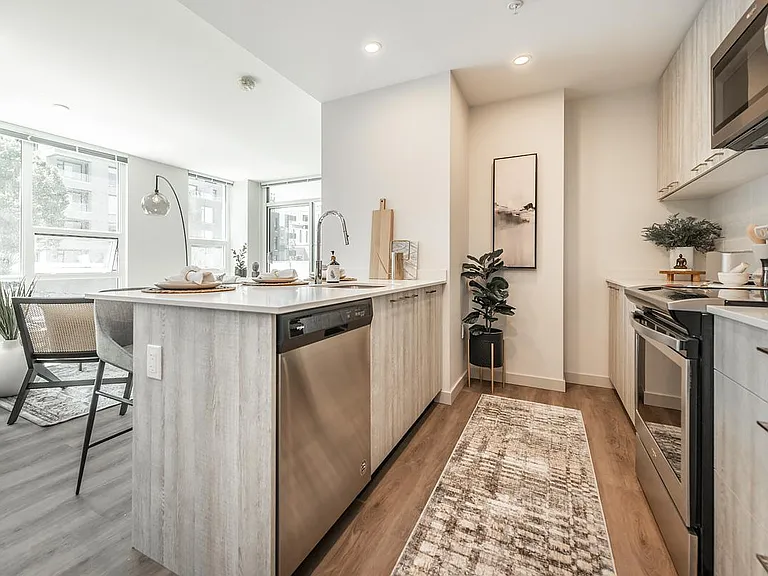 1400 Quadra St — Photo 6