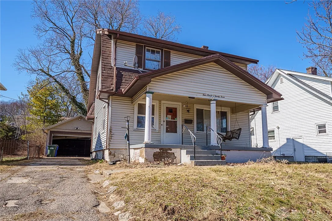 423 Sandalwood Dr photo 1