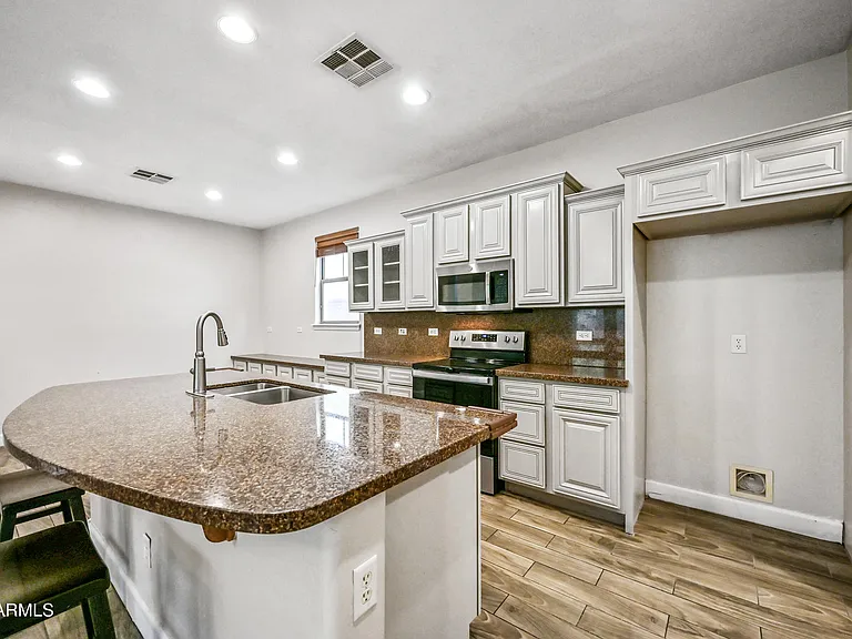 15340 W Dahlia Dr — Photo 12
