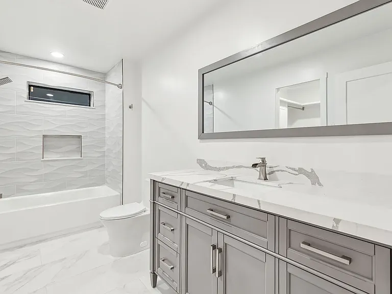 7420 Royal Ln — Photo 22