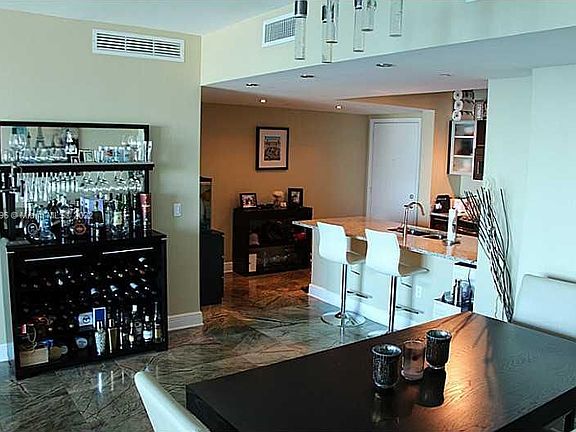 5th image of 951 Brickell Ave APT 3904
