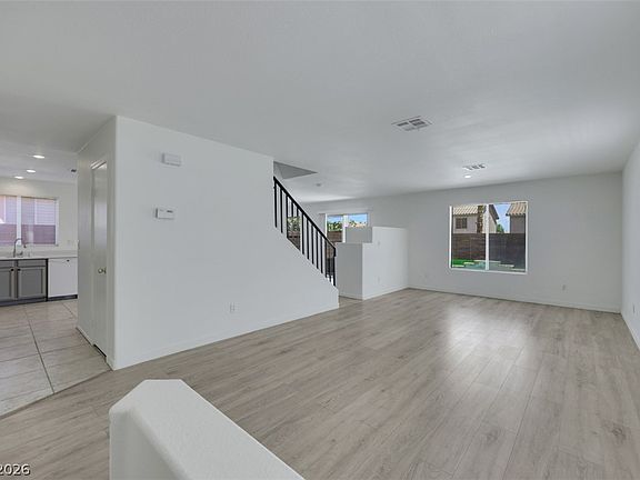 5th image of 3244 Little Stream St