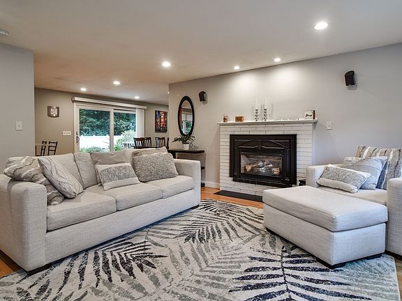 3rd image of 30 Lyman Rd