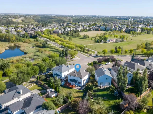 438 Hodgson Blvd NW, Edmonton, AB T6R 3E9