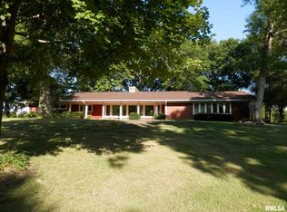 707 N 11th St, Monmouth, IL 61462
