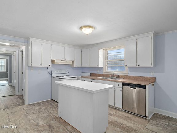 5th image of 993 Old Mill Road