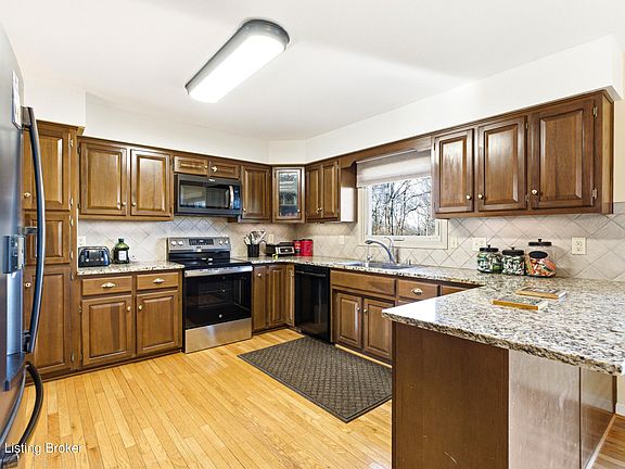 5th image of 1101 Waddy Rd