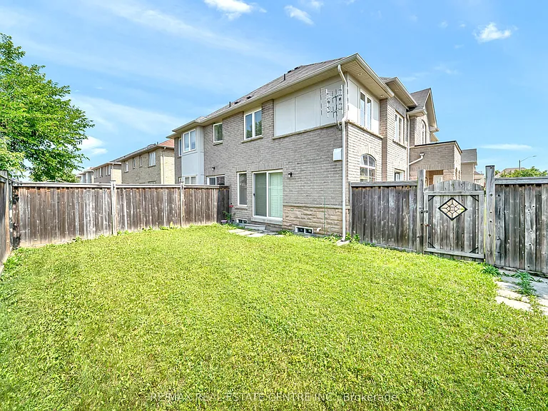 4215 Cole Cres — Photo 9