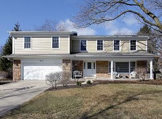 1324 Crestwood Dr, Northbrook, IL