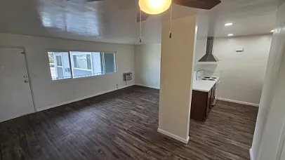 1304 Roxanne Dr - 13 — Photo 2