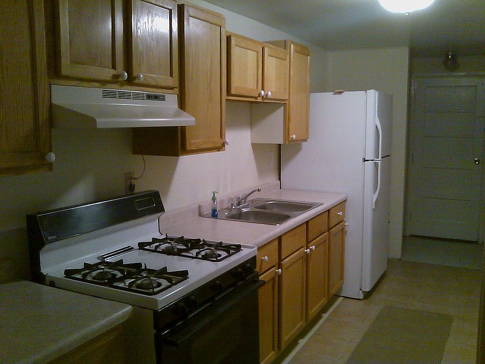 2nd image of 623 Jefferson Ave