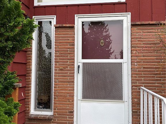 3rd image of 20911 82nd Ave W