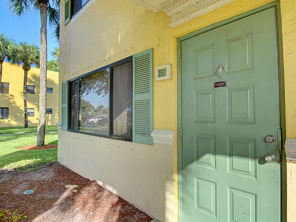 3rd image of 1501 Meadows Cir W #1501