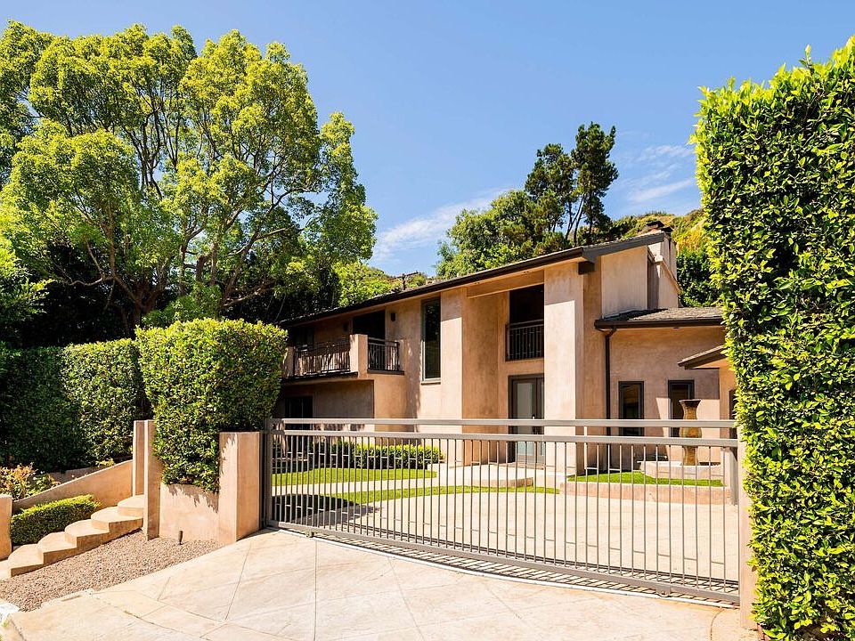 1st image of 2229 San Ysidro Dr