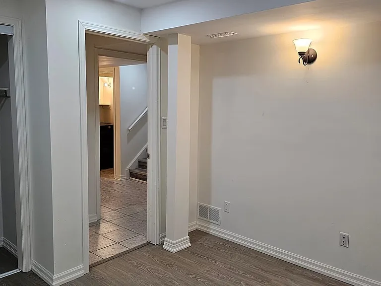 11 Chalkfarm Cres — Photo 6