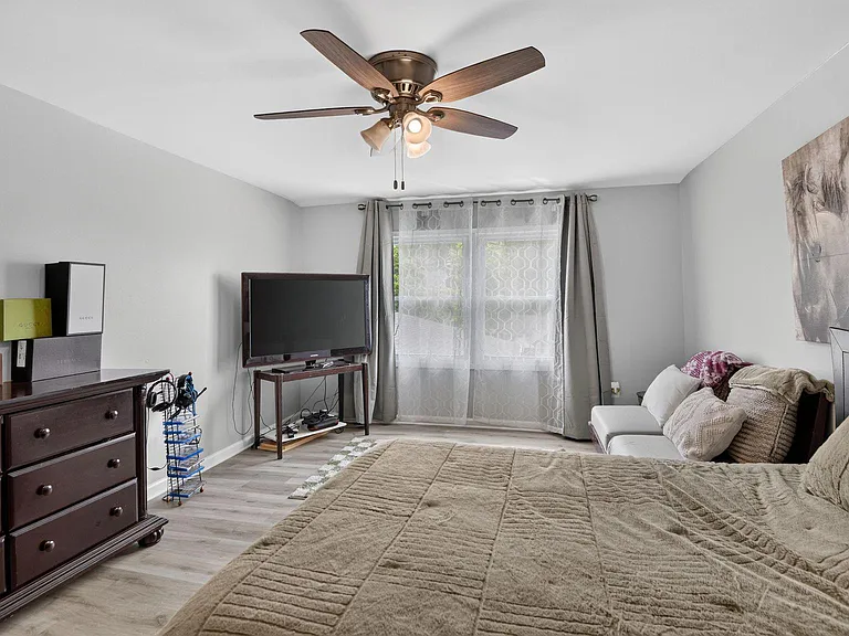 12420 Seabury Ln — Photo 38