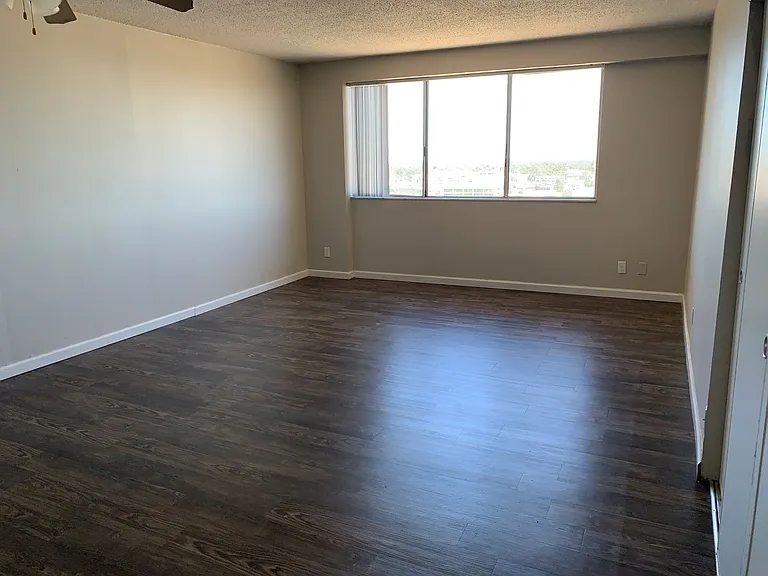 The Regency Apartments — Photo 49