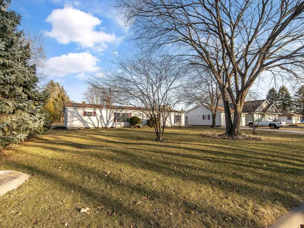 1102 4th St, Saint Paul Park, MN 55071