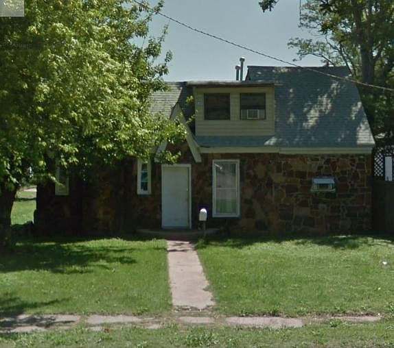 1st image of 2806 S Harvey Ave