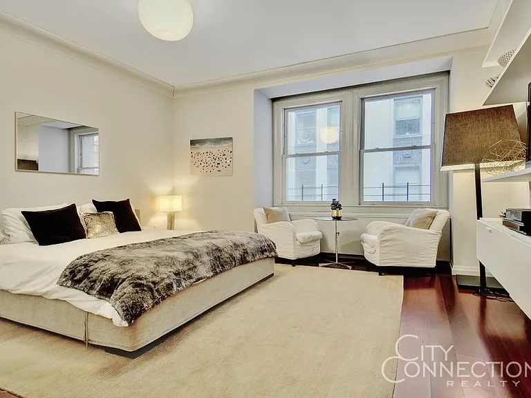55 Wall St #812 — Photo 1