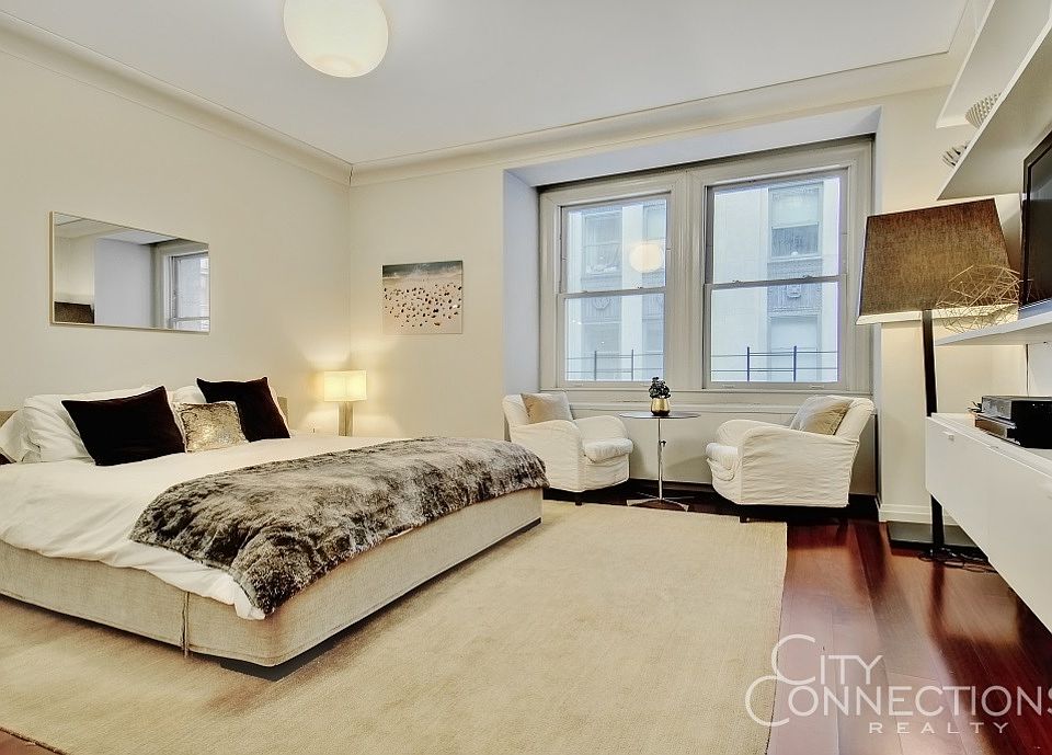 1st image of 55 Wall St APT 812