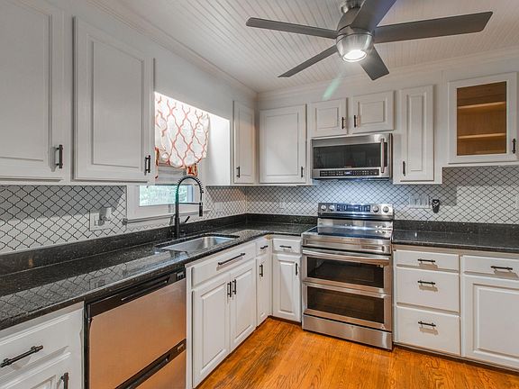 4th image of 533 Willow Bend Ct