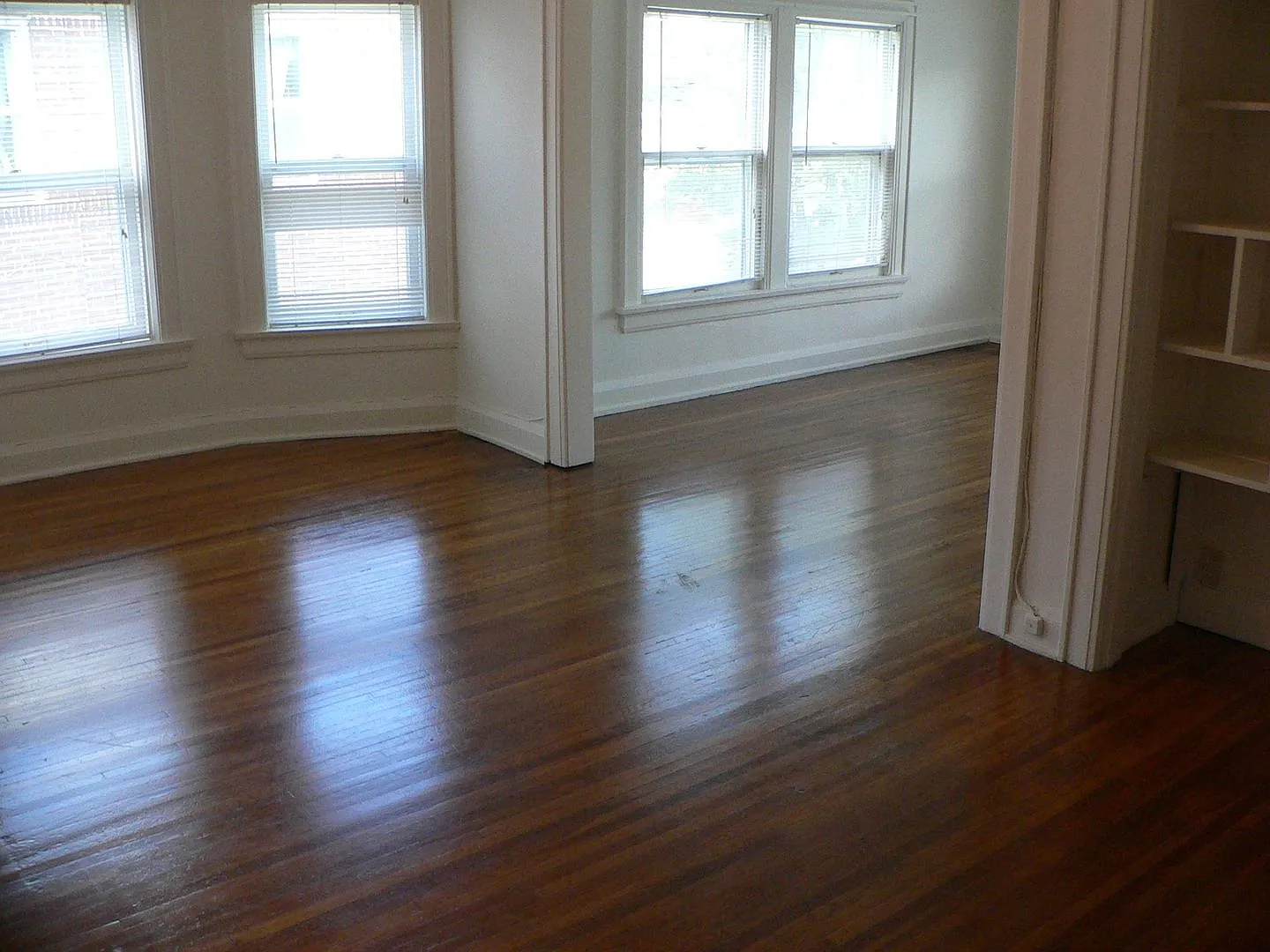 1544 E Broad St — Photo 4